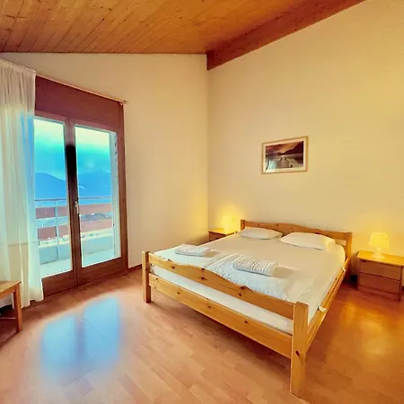 Pour 8 Terrasse Et Parking *