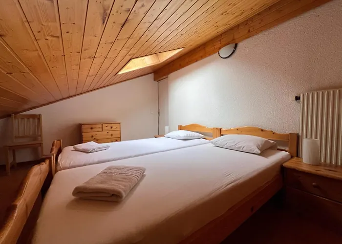 Pour 8 Terrasse Et Parking